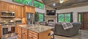 Sprawling Blowing Rock Escape with Theater and Hot Tub!