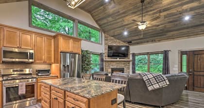 Sprawling Blowing Rock Escape with Theater and Hot Tub!