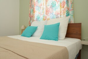 3 chambres, coffres-forts dans les chambres, fer et planche Ă repasser