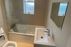 Apartment, Multiple Beds | Bathroom