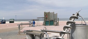 North Sea vacation in a vacation home with garden & terrace in a climatic health resort! Families & couples