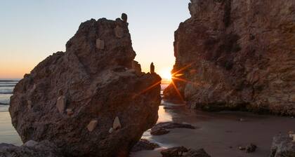Five minute walk to Pismo Beach!
