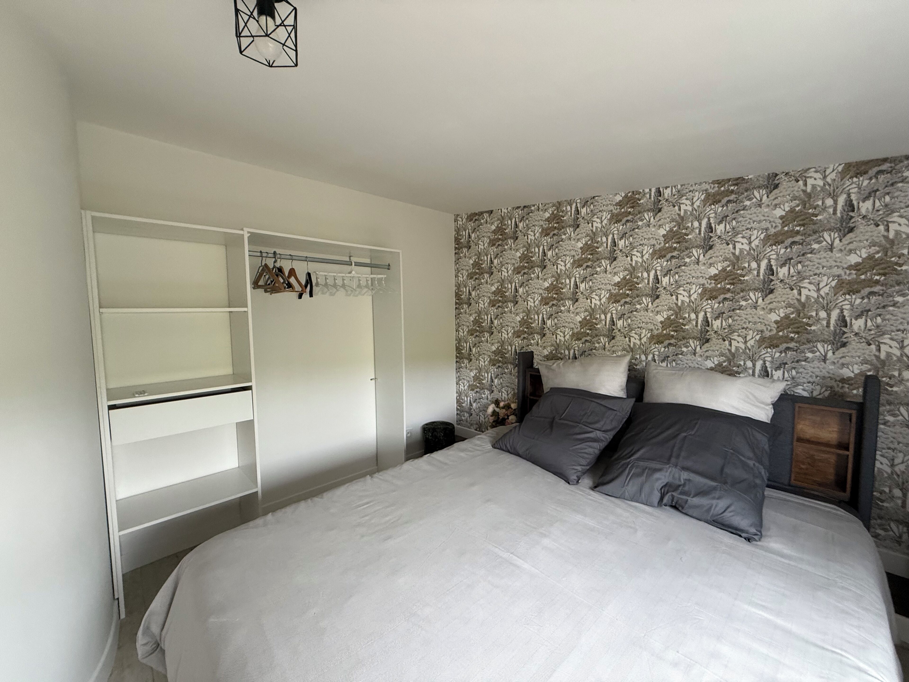 5 chambres, fer et planche à repasser, lit parapluie, Wi-Fi gratuit