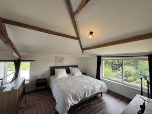 5 bedrooms, iron/ironing board, travel cot, free WiFi