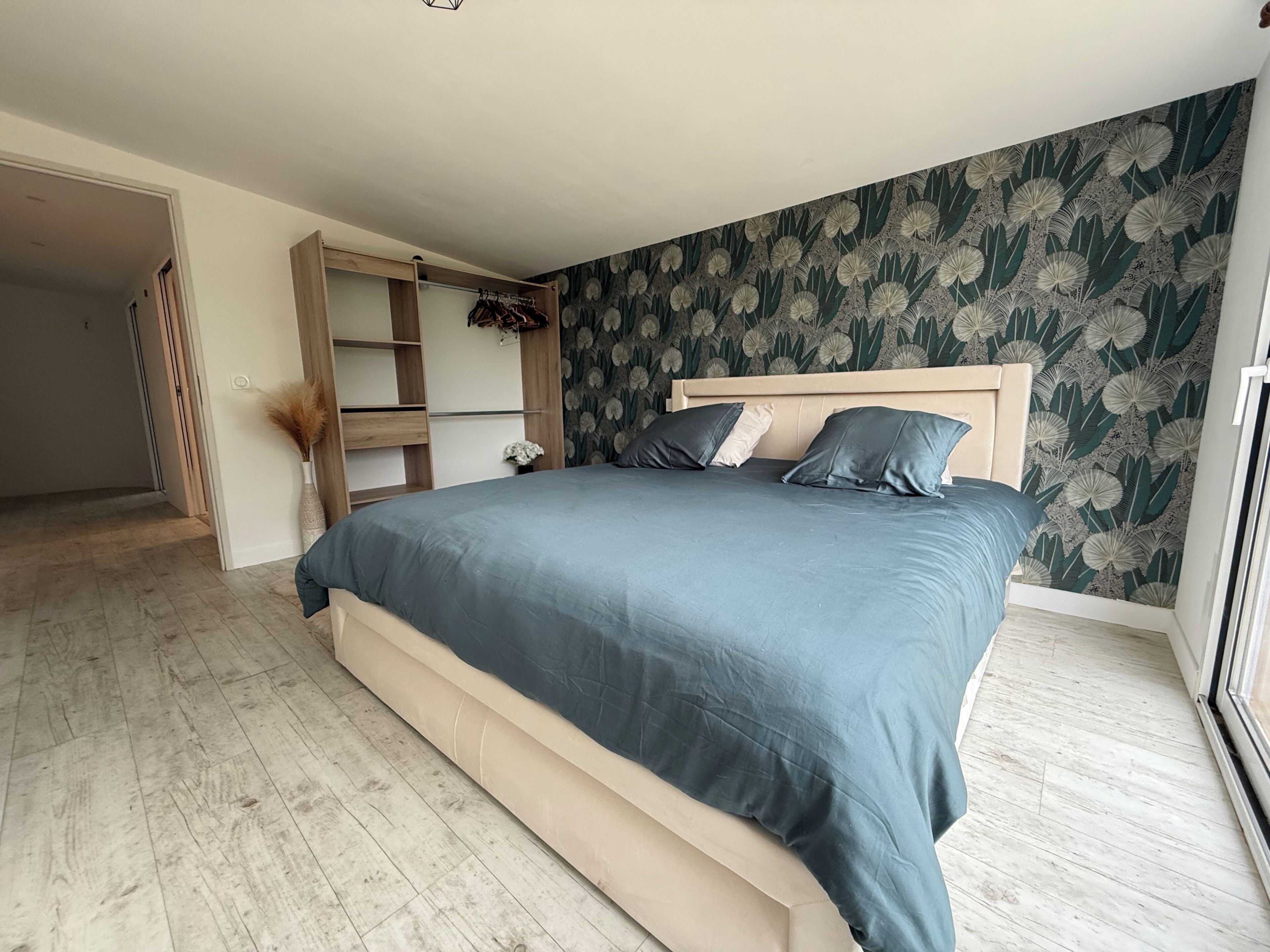 5 chambres, fer et planche à repasser, lit parapluie, Wi-Fi gratuit