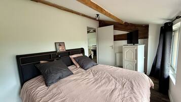 5 chambres, fer et planche à repasser, lit parapluie, Wi-Fi gratuit