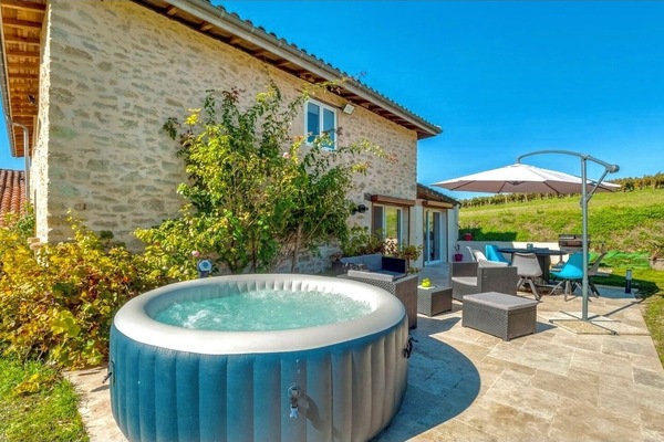 Terrasse avec jaccuzi en supplément