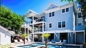 Exterior - Gorgeous tower house with incredible ocean views and a private pool (Isle of Palms)