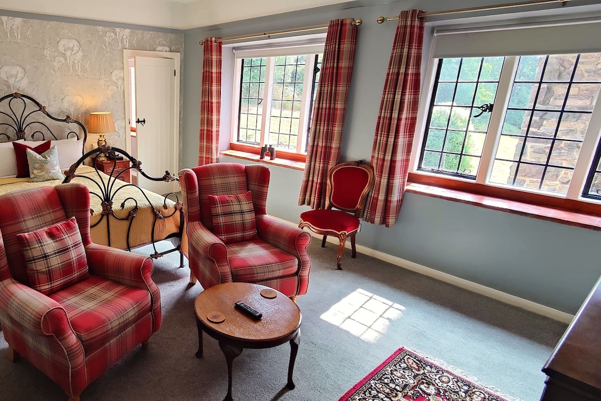 Luxury Double Room, Ensuite, Courtyard View (Ivystone)