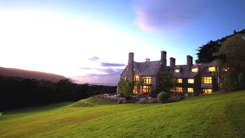 Rumah Keluarga, kamar mandi pribadi, pemandangan teluk (Bossington Hall) | Eksterior