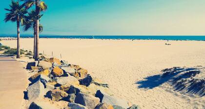 Modern 2 Bedroom Steps from North Park