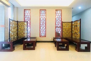 Unclassified image, 4 of 14, button - Xindeli Apartment (Lufeng)