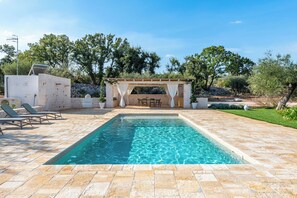Outdoor pool, a heated pool - Trulli Vecchia Corte (Monopoli)
