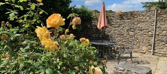 A wonderful stone cottage sleeps up to 5, is set in a quiet lane yet near to shops, lake etc.