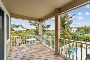 Outdoor dining - 2303 - Spare Time, Beautiful Private Home with Amenities and Walkway Next Door (Corolla)
