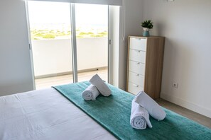 2 bedrooms, in-room safe, travel cot, free WiFi