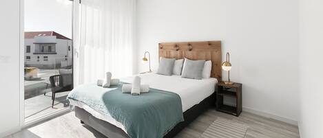 3 bedrooms, iron/ironing board, travel crib, free WiFi