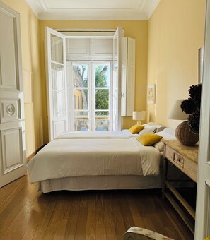 4 chambres, fer et planche à repasser, Wi-Fi gratuit, draps fournis