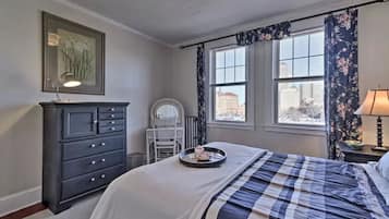 City Apartment | 1 bedroom, iron/ironing board, free WiFi