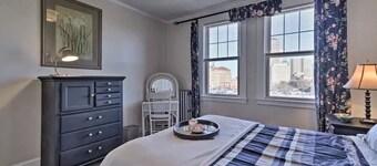 Urban Contemporary Buckingham Apts C-1