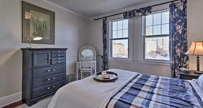 Urban Contemporary Buckingham Apts C-1
