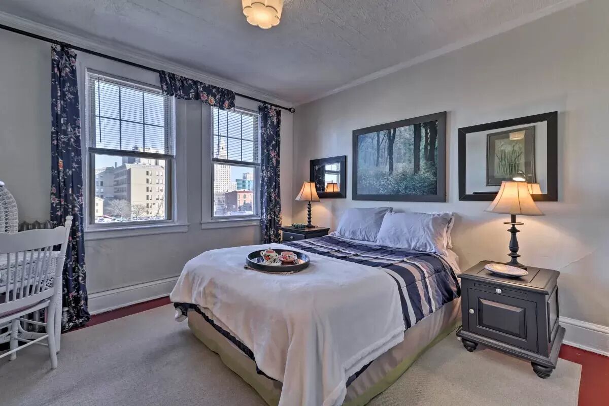 City Apartment | 1 bedroom, iron/ironing board, free WiFi