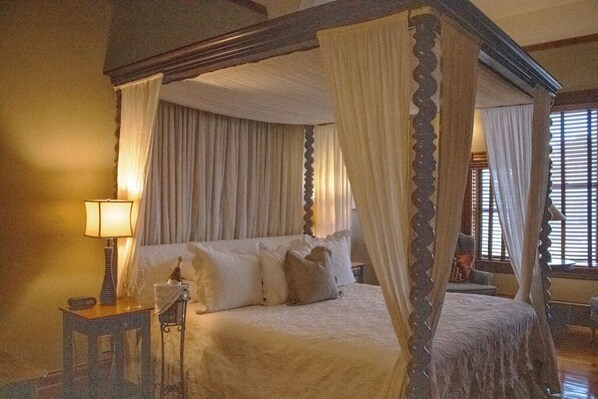 7 bedrooms, iron/ironing board, WiFi, bed sheets