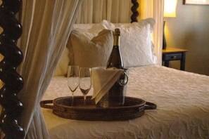 7 bedrooms, iron/ironing board, WiFi, bed sheets