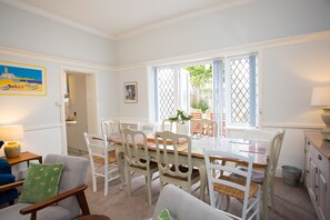Luxury-Haus, eigenes Bad, Meerblick | Restaurant