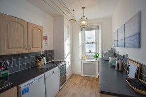 Luksustalo, oma kylpyhuone, merinäköala | Jaettu keittiö