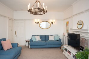 Luksustalo, oma kylpyhuone, merinäköala | Lounge