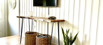 Updated, 2 Bedroom Cottage, close to Boulder