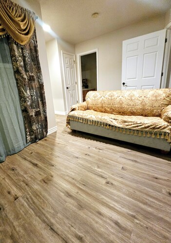 King & Queen 2-Story 2-Bed/2-Bath Twin Home