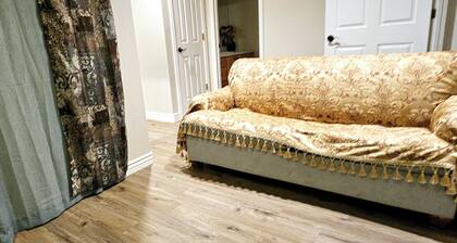 King & Queen 2-Story 2-Bed/2-Bath Twin Home