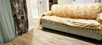 King & Queen 2-Story 2-Bed/2-Bath Twin Home