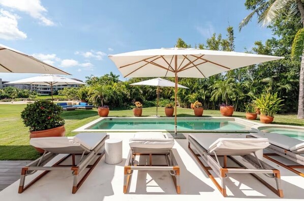 Piscine extérieure, piscine chauffée