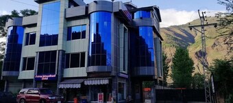 Azeem International Hotel And Restaurant