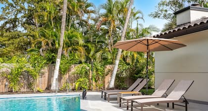Aventura Lux-5 Bedrms-4 Baths-Heated Pool-for 10