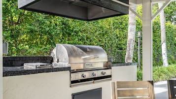 屋外ダイニングエリア