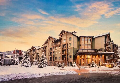 Upscale resort condo with Ski In/Ski Out Gondola. Beautiful 2 bedroom sleeps 8