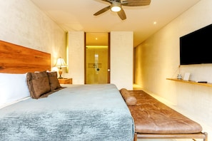 Apartamento de diseño, 2 habitaciones, piscina privada | 2 dormitorios, caja fuerte, tabla de planchar con plancha y wifi gratis