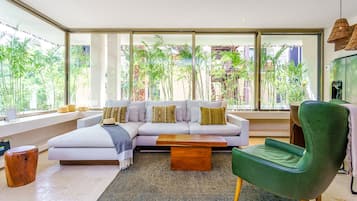 Apartamento design, 2 quartos, piscina particular | Área de estar