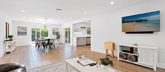 Boca Bliss: Family-Friendly Escape with Hot Tub & Grill, 1 Mile from the Beach!