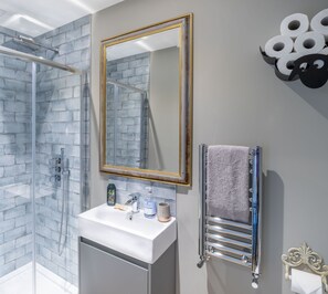 Kamar Double Superior, ensuite, pemandangan laut | Kamar mandi