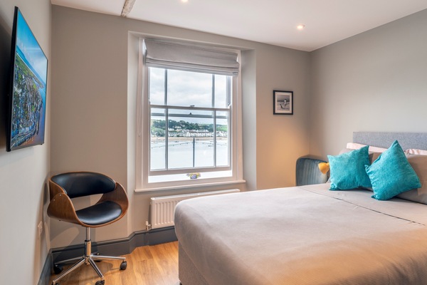Economy Double Room, Ensuite, Sea View