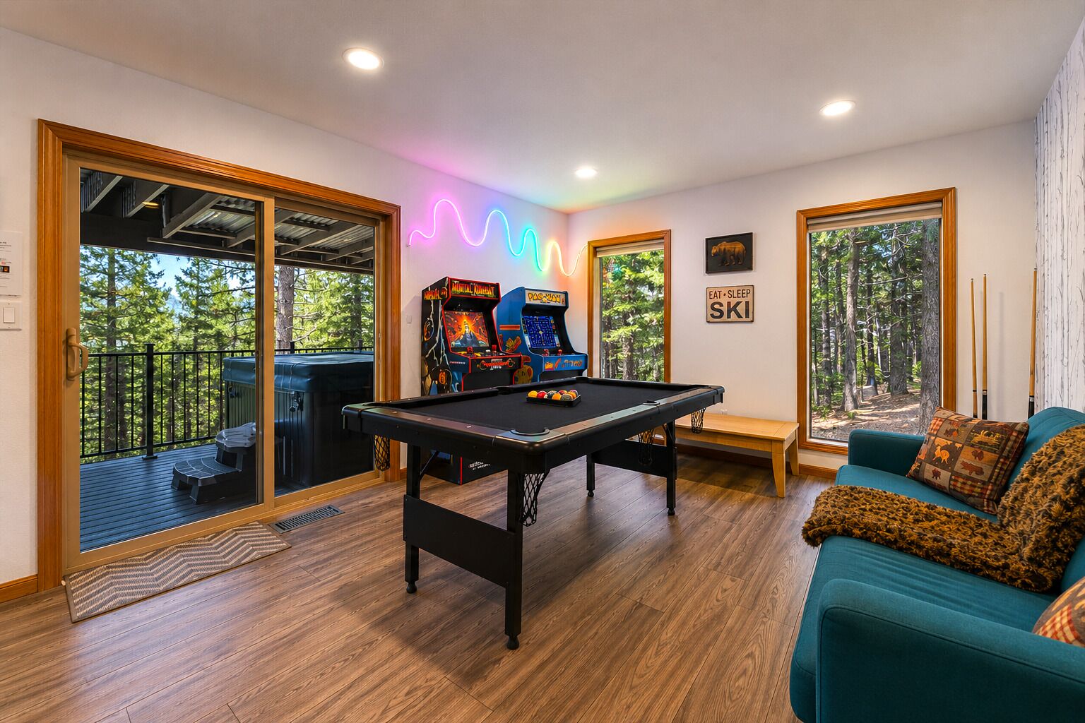 Spielezimmer