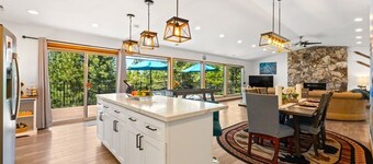 Serene Tahoe Escape | HotTub | Arcade | EV Charger