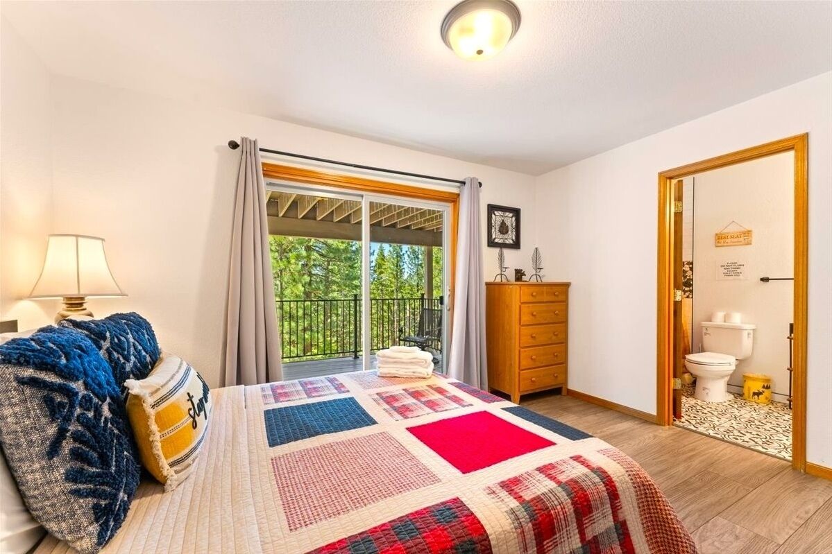 4 habitaciones, escritorio, tabla de planchar con plancha y wifi gratis 