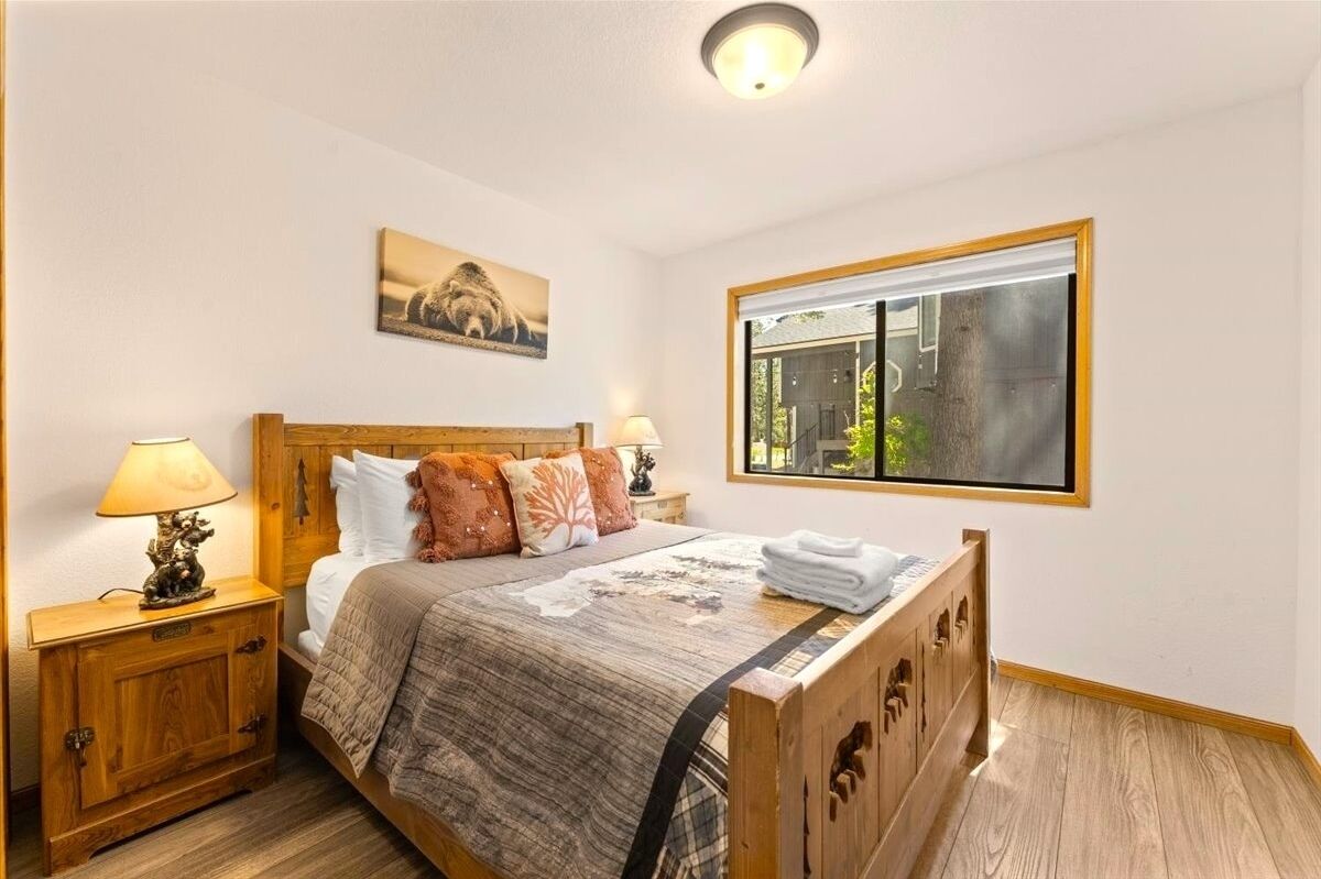 4 bedrooms, desk, iron/ironing board, free WiFi