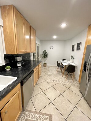 Interior - The White Brick House in Camas (Camas)